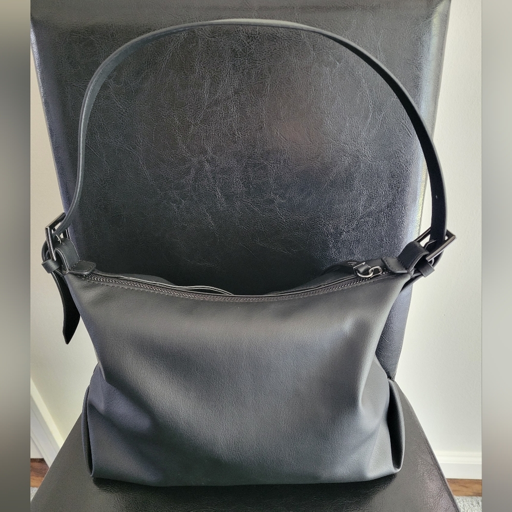 Simply Vera Vera Wang Laci Buckle Shoulder Bag - Picture 3 of 5